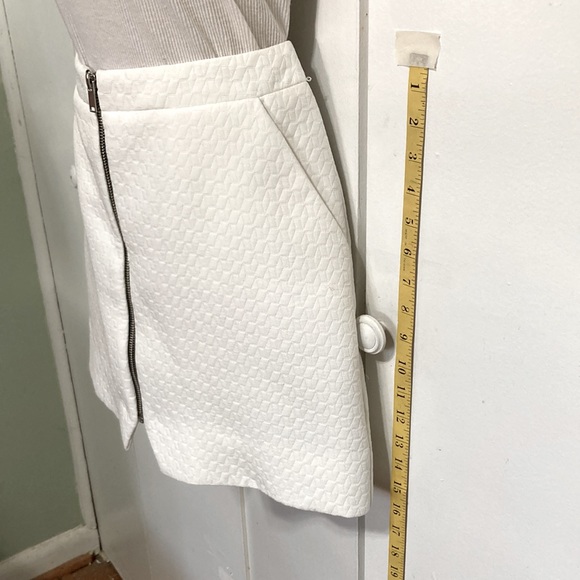 Topshop Zip Up White Geometric Textured Mini Skirt Size US 6 - Picture 7 of 14